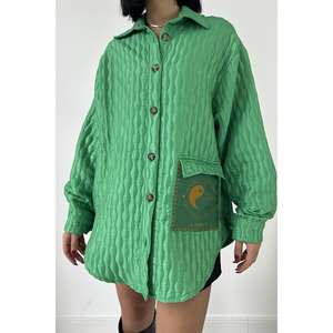 เสื้อเชิ้ตผ้าควิลท์สีเขียวติดกระดุมสำหรับผู้หญิง สไตล์ลำลองใส่ได้ทุกวัน ทำจากโพลีเอสเตอร์ มีกระเป๋า - Product Image 1