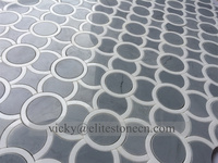 Mosaïque de marbre gris et blanc de luxe à motif circulaire découpé au jet d'eau pour crédence murale intérieure d'hôtel et de villa