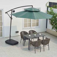 Ensemble bar-restaurant fauteuil en rotin et table de patio rectangulaire pour l'extérieur