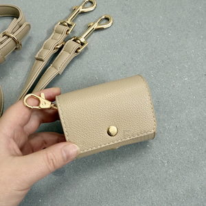 طقم طوق وحزام فاخر للكلاب من الجلد الصناعي الناعم قابل للتعديل للكلاب الصغيرة والجراء - Product Image 2