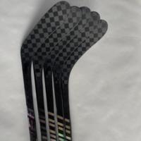 El palo de hockey sobre hielo de fibra de carbono 100% Mejora la durabilidad y logra un rendimiento óptimo