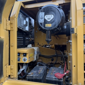 รถขุดไฮดรอลิกแบบตีนตะขาบ CAT 320D2 มือสอง รถขุดก่อสร้างขนาด 20 ตัน - Product Image 3