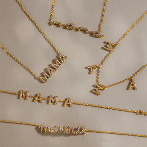 สร้อยคอจี้รูปตัวอักษร Mama สร้อยทองคำ จี้ห้อยคอ เครื่องประดับสำหรับผู้หญิง ของขวัญ สไตล์หรูหรา - Product Image 2