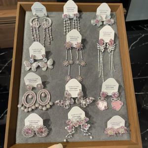 Pendientes de Plata con Diseño de Hojas de Zirconia y Gota de Agua, Estilo Chino Moderno, Lujo Ligero, Alta Gama, Retro y Elegante - Product Image 1