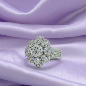 MANWAHYUE Bague de mariage de luxe en or massif 18 carats personnalisable Halo Sertissage à griffes de diamants cultivés en laboratoire pour la fête - Product Image 1