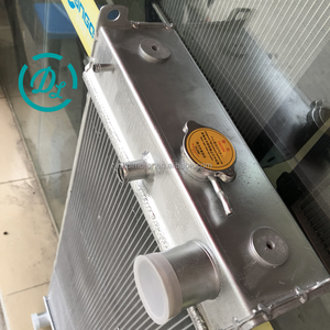 Radiateur de pelle hydraulique EexcavaStart PC300-8, réservoir d'eau ASSY, pièce 207-03-75120, noyau en aluminium durable, refroidissement efficace, 1 an - Product Image 1