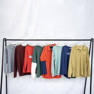 Sweatshirts américains de qualité A T-shirts d'occasion de marque Vêtements d'occasion - Product Image 6