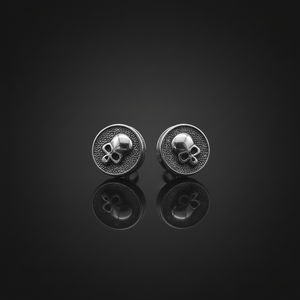 Boucles d'oreilles clous personnalisées pour hommes, acier inoxydable 316L, hypoallergéniques, crâne gravé, forme circulaire, style vintage punk gothique. - Product Image 1