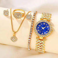 Ensemble Montre et Bijoux Tendance en Promotion : Montre, Boucles d'Oreilles, Colliers, Bagues et Accessoires en Alliage Plaqué Or et Strass