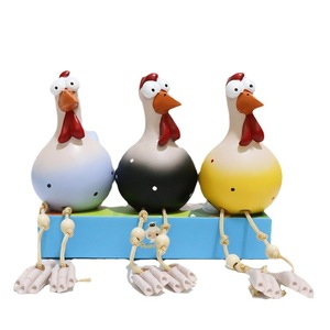 Adorno Artesanal de Resina con Forma de Pollo de Ojos Grandes, Decoración Redonda con Forma de Animal para el Hogar, Escultura Artística Navideña en Blanco Brillante, Negro y Amarillo - Product Image 5