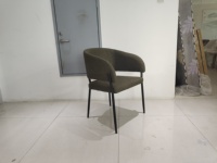 Chaise de salle à manger rembourrée haut de gamme en gros, ergonomique, dossier haut, pieds en métal, housse amovible, design européen moderne pour salles à manger domestiques