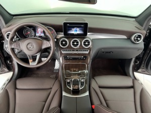 <span class=keywords><strong>Mercedes</strong></span>-Benz <span class=keywords><strong>GLC</strong></span> 260 L 4MATIC <span class=keywords><strong>2019</strong></span>, véhicule d'occasion de luxe à faible kilométrage avec conduite semi-autonome, très demandé - Product Image 5