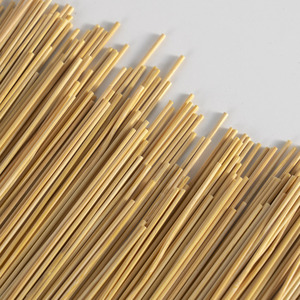 Emballage personnalisé, brochettes en bambou naturel de 2,5 mm, 3 mm, 4 mm, 5 mm, bâtonnets en bambou jetables de qualité alimentaire pour barbecue, fruits, kebab, viande - Product Image 4