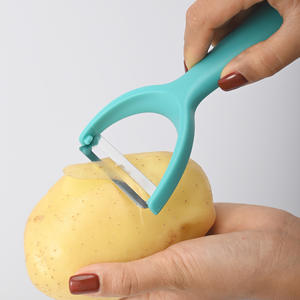 Ensemble de 3 éplucheurs en acier inoxydable personnalisés, outil multifonction pour éplucher les légumes et les fruits, lavage à la main uniquement - Product Image 2