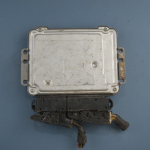 Para Nissan CABSTAR NT400 237102DB4A ECU, tablero de ordenador de motor de desmontaje de coche de segunda mano - Product Image 4