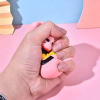 PU-Schaum PVC Erdbeer-Kuchen Quetschspielzeug Kawaii Japanische Simulation Weiche Duftende Mädchen Slow-Rising Squishy Spielzeuge