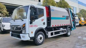 Camion Compattatore per Rifiuti Dongfeng 6 CBM 4x4 Diesel con Caricatore Posteriore per Raccolta Rifiuti Urbani - Product Image 2