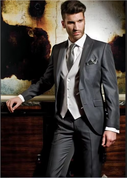 Gris oscuro