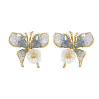 Boucles d'oreilles clous en forme de fleur de coquillage papillon en cristal bleu rose dégradé, avec papillon creux doré incrusté et breloque fleur en pierre naturelle