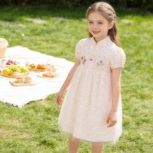 कस्टम ओएम ग्रीष्मकालीन प्यूफ आस्तीन मंडारिन कॉलर कढ़ाई चीनी शैली के बच्चों के कपड़े चरखे हुए लड़की की पोशाक - Product Image 1