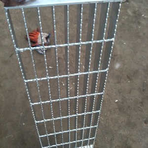 Grelha de Aço Serrilhada para Drenagem com Tampa de Aço Inoxidável 200mm Q195 Aço Doce para Construção e Piscinas Certificada NSF - Product Image 5