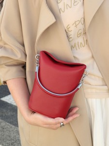 Grossiste ODM OEM Nouveauté 2026 Sac en Cuir Véritable <span class=keywords><strong>Personnalisé</strong></span> Style Coréen Tendance Niche Petit Sac Bandoulière <span class=keywords><strong>Téléphone</strong></span> & Sac Seau Femme - Product Image 4