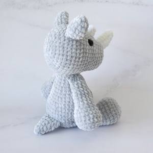 Vente en gros de jouets en crochet pour bébés, animaux amigurumi doux, 100% faits à la main, jouets <span class=keywords><strong>rhinocéros</strong></span>, adorables jouets dinosaures en crochet pour cadeaux - Product Image 3