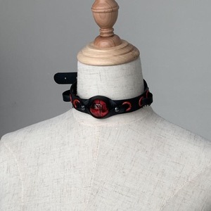 Gargantilla de cuero hecha a mano con ojos rojos, estilo subcultura, moda de estilo oscuro, fabricante de cuero de nicho ckocker - Product Image 4
