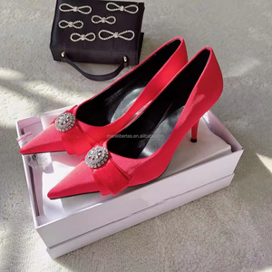 Escarpins pour femmes de qualité supérieure Avenue Palazzo à bout pointu de 90 mm avec nœud en strass - Product Image 1