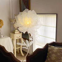 Lampu Lantai Bunga Peony Organza Putih Raksasa LED dengan Batang Kawat Besi yang Dapat Dibengkokkan, Bunga Kain Kasa Buatan Tangan Besar, Dekorasi Jalan