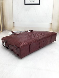 Porte-documents pour ordinateur portable en cuir de crocodile véritable |   Sac à bandoulière pour voyages d'affaires de 14 pouces |   Sac messager de luxe en peau de crocodile pour homme - Product Image 2