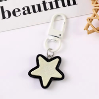 Nuevo Llavero de Dibujos Animados en Blanco y Negro con Estrella y Pentagrama, Estilo Y2K Retro, para Mejores Amigos, Dulce y Genial, Accesorio para Mochila