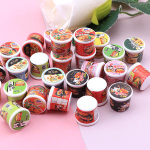 Charmes décoratifs pour étuis de téléphone portable en résine alimentaire 3D, en forme de nouilles épicées au <span class=keywords><strong>poulet</strong></span>, ornements de jeu alimentaire pour enfants, artisanat DIY - Product Image 3