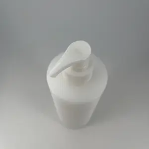 Botol sampo plastik wadah kosmetik PE kustom kualitas tinggi 500ml botol bahu datar bulat sampo plastik dengan pompa Losion 28/410 24/410