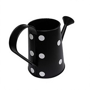 Arrosoir noir à pois décoratif pour plantes de jardin avec long bec verseur et grande poignée pour plantes d'intérieur - Product Image 3