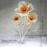 EG-VK036 décoration de mariage, scène T intérieure et extérieure, soie artificielle géante debout, grandes fleurs en organza