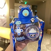 Nouvelle gourde d'été en plastique pour enfants avec sangle à motif de dessin animé, bouteille d'eau portable à boire directement pour les étudiants, idéale pour les activités sportives en extérieur