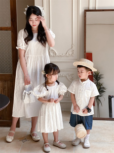 <span class=keywords><strong>T</strong></span>-<span class=keywords><strong>shirt</strong></span> coréen en coton en gros maman <span class=keywords><strong>et</strong></span> moi famille tenues assorties é<span class=keywords><strong>t</strong></span>é couleur unie - Product Image 2