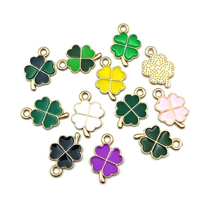 Colgantes de Trébol de Aleación de Zinc en Verde, Blanco, Rosa, Amarillo, Negro y Violeta, Joyería Unisex, Colgantes DIY, Llaveros, Accesorios para Teléfonos Móviles - Product Image 2