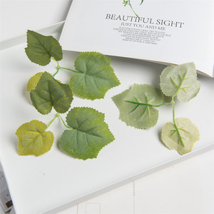 Three-Forked Grape <b>Leaves</b> Artificial Vine Green Red Yellow 13cm <b>Decorative</b> Plant <b>Wall</b> Hanging Home Wedding Props - Product Image 4