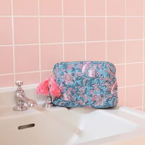 Bolsa de Maquillaje Floral Personalizada, Bolsa de Cosméticos de Lona Floral, Bolsa de Aseo Floral con Borla, Estética Coqueta - Product Image 3