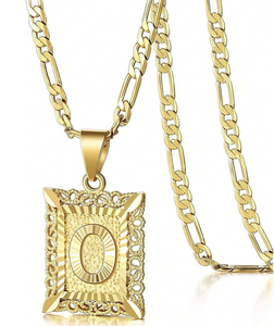 Collar con Colgante Cuadrado de Letra Personalizado Unisex de Aleación de Zinc Dorado con Cadenas - Joyería de Diseño de Alta Gama - Product Image 2