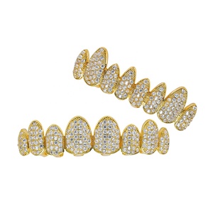 Nova moda 18k <span class=keywords><strong>real</strong></span> ouro banhado hip hop gelado rosa cz grillz dentes halloween vampiro dente fangas rock jóias - Product Image 4