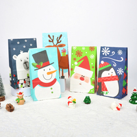 Sacs cadeaux de Noël rouges classiques personnalisés en papier recyclé avec pelliculage mat pour l'emballage de bougies artisanales et de cadres photo – Vente en gros