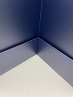 Carpeta Portafichas Personalizada Plateada con Logotipo Azul Marino para Negocios