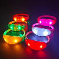 Bracelet de fête LED clignotante de concert personnalisé Bracelet LED clignotant activé par le son