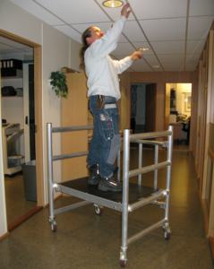 Mini <span class=keywords><strong>échafaudage</strong></span>s portables en aluminium 2022, usage domestique, petits <span class=keywords><strong>échafaudage</strong></span>s en Alu, roues roulantes mobiles, <span class=keywords><strong>échafaudage</strong></span>s pliables - Product Image 6