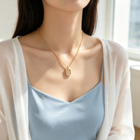 Collier unisexe en cuivre plaqué or avec pendentif rectangulaire incrusté de zircon et lettre initiale, chaînes fines pour usage quotidien