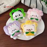 Nouveau porte-clés en peluche motif dessin animé floral, petit animal mignon (Panda, Lapin), breloque de sac à dos, en coton rembourré à la main, vente en gros