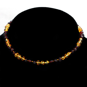 Approvisionnement transfrontalier de colliers de perles d'ambre irréguliers en provenance de la mer Baltique - Product Image 1